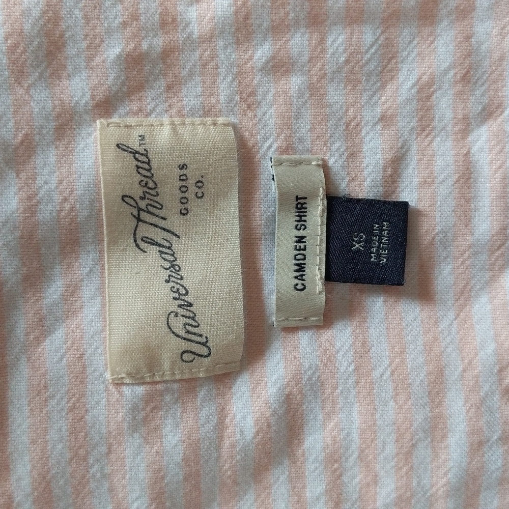 Universal Threads cotton button down size extra small - Picture 3 of 4